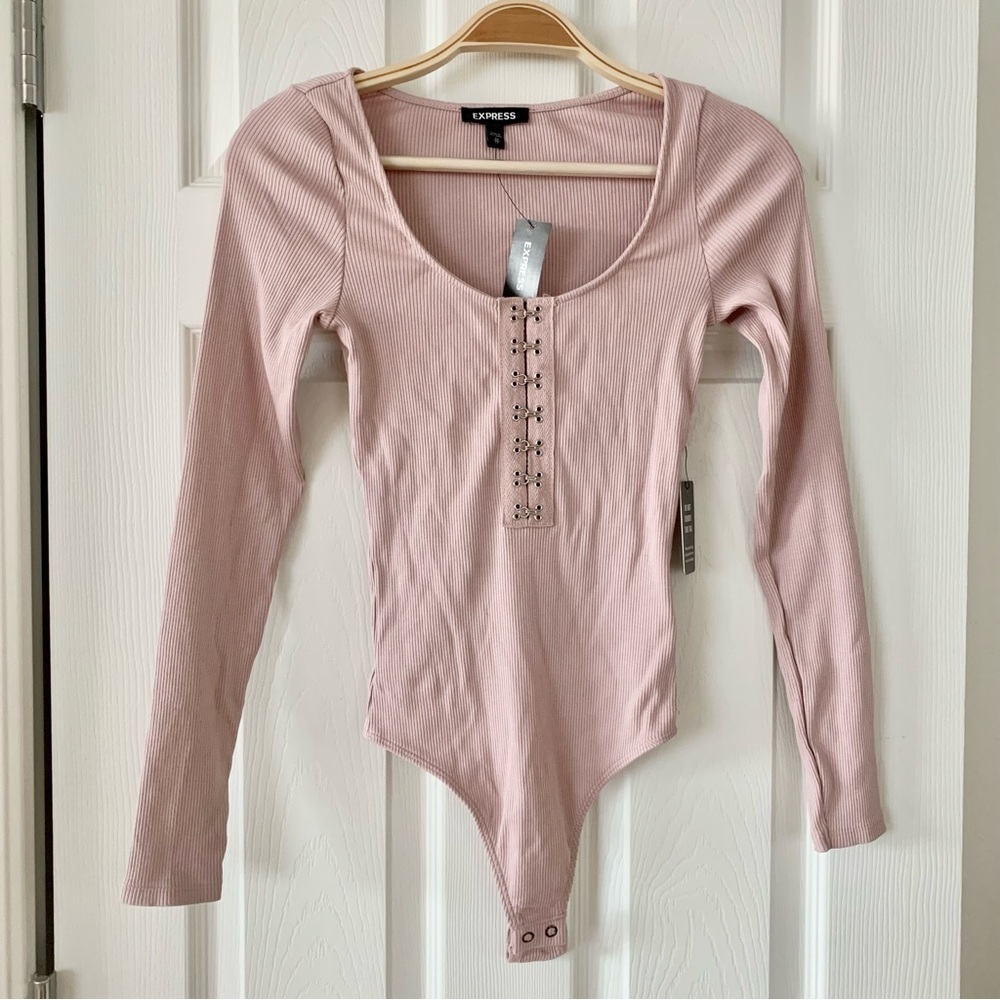 💗 Express Pale Blush Pink Ribbed Hook & Eye Bodysuit